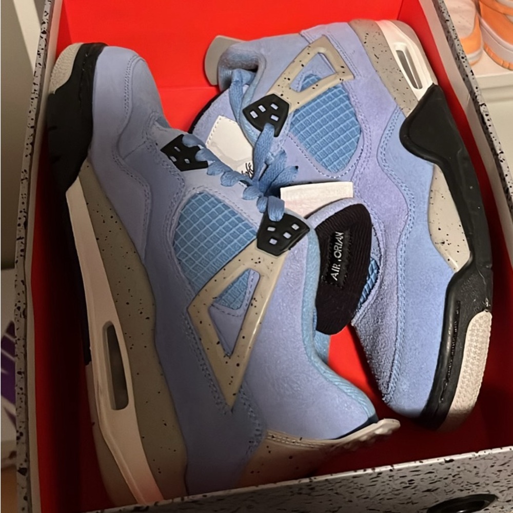 UNC JORDAN 4 Size 7